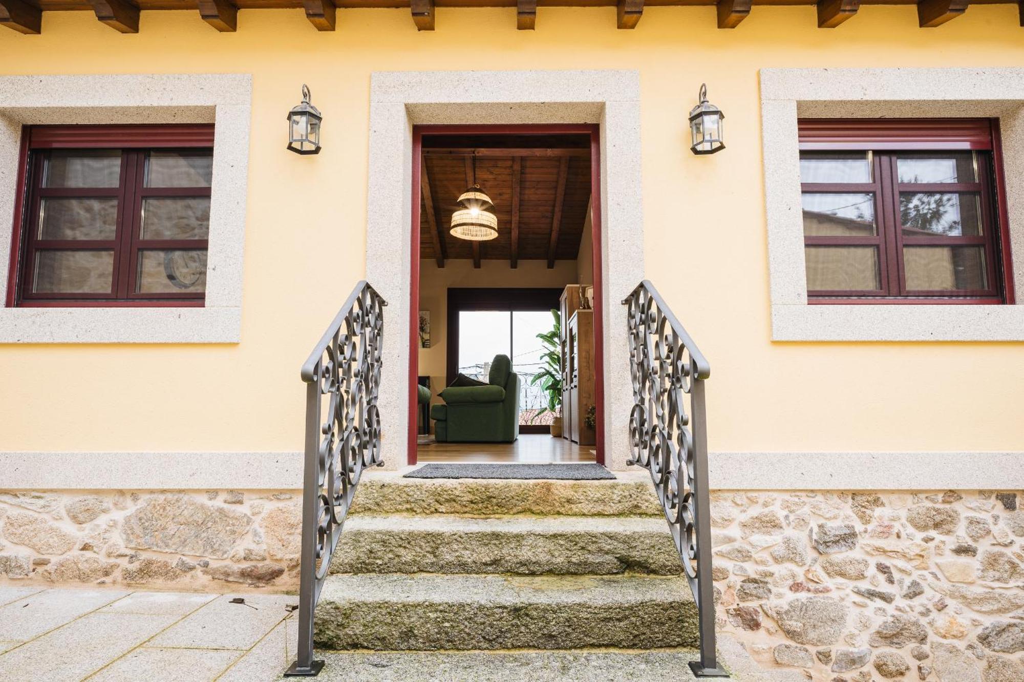 Casa Sancristan. Villa Sober Exteriör bild