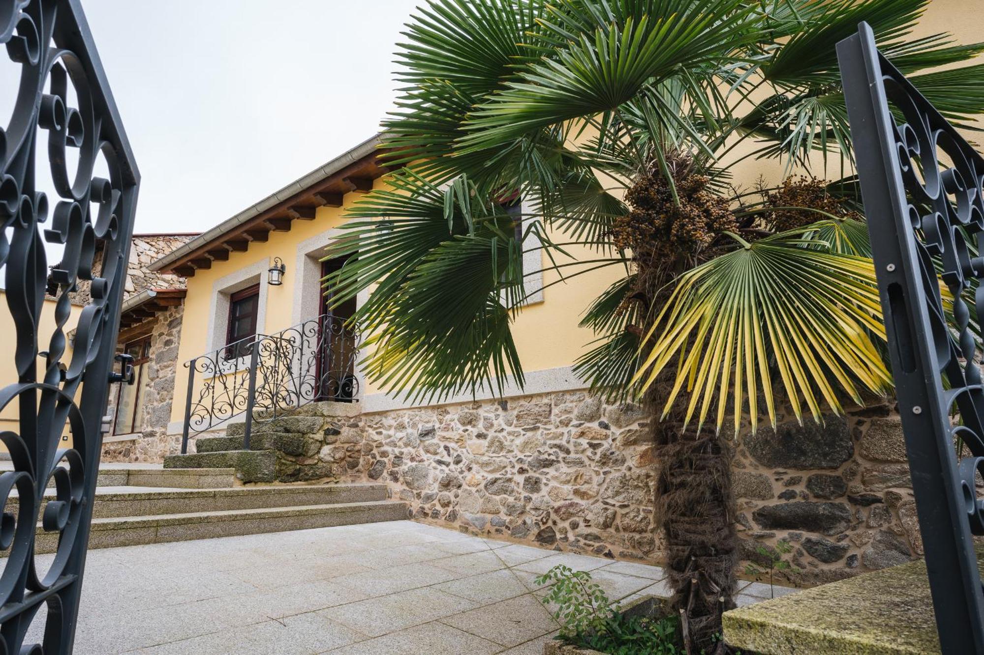 Casa Sancristan. Villa Sober Exteriör bild